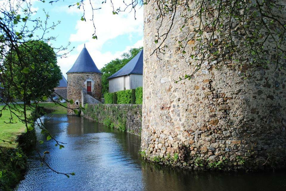 Logis De La Helberdiere Cossé-en-Champagne Екстериор снимка