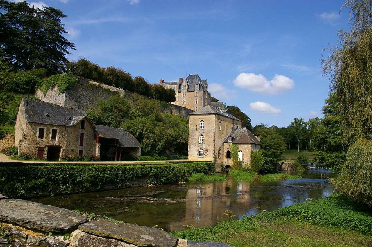 Logis De La Helberdiere Cossé-en-Champagne Екстериор снимка