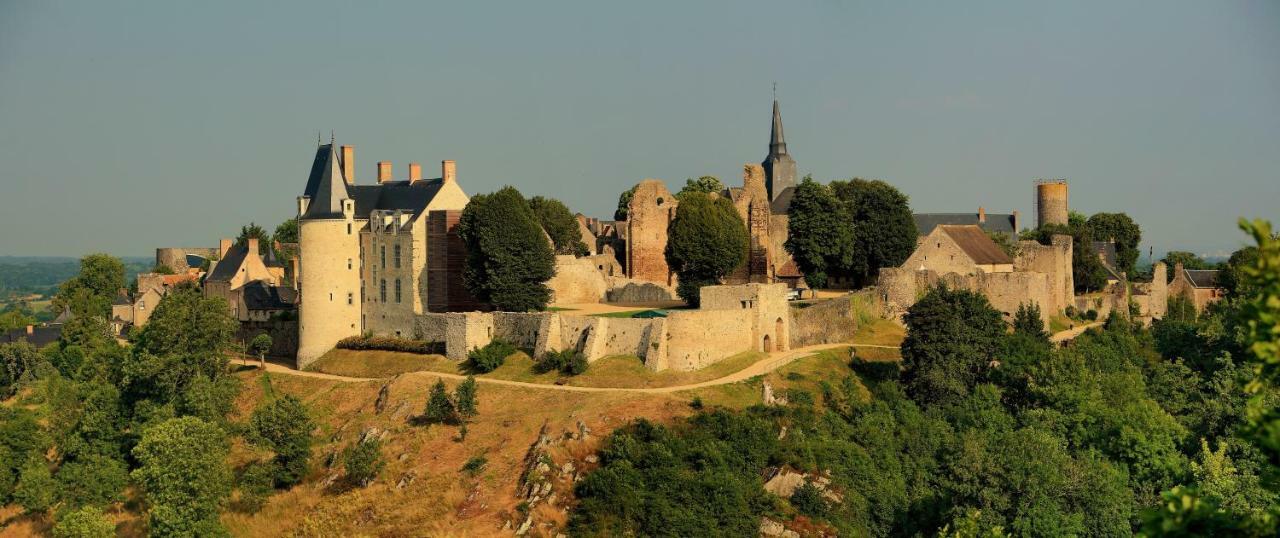 Logis De La Helberdiere Cossé-en-Champagne Екстериор снимка