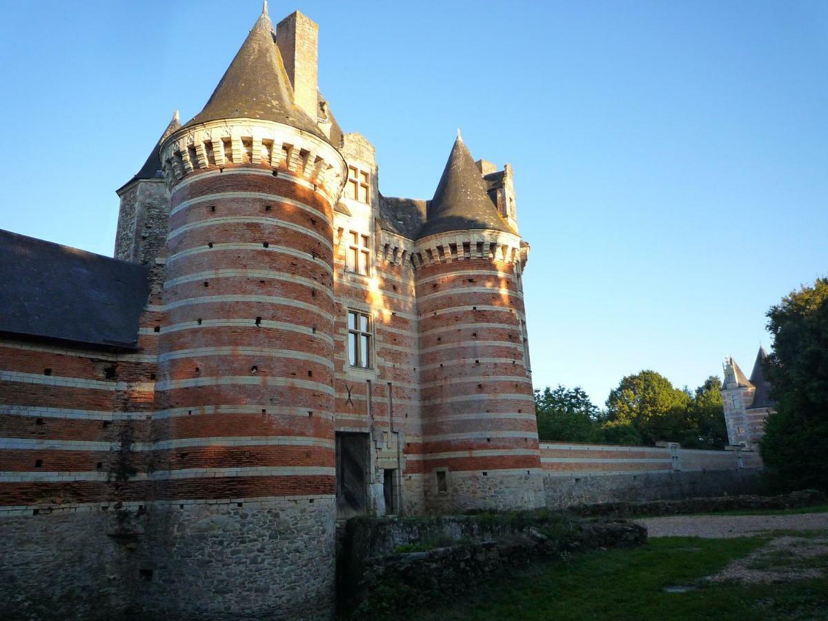 Logis De La Helberdiere Cossé-en-Champagne Екстериор снимка