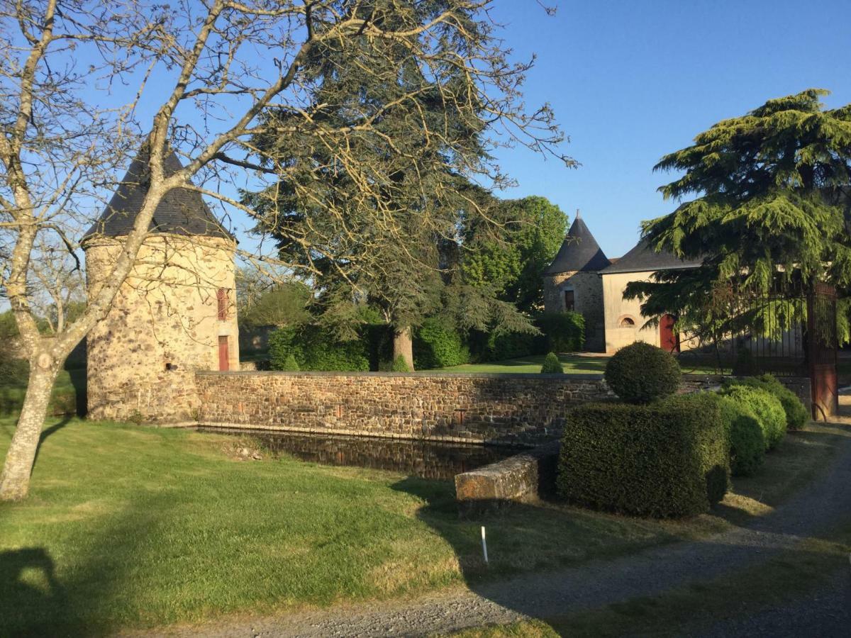 Logis De La Helberdiere Cossé-en-Champagne Екстериор снимка